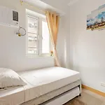 2Br Fully Furnished Trees Residences Near Sm Fairview With Netflix And Karaoke