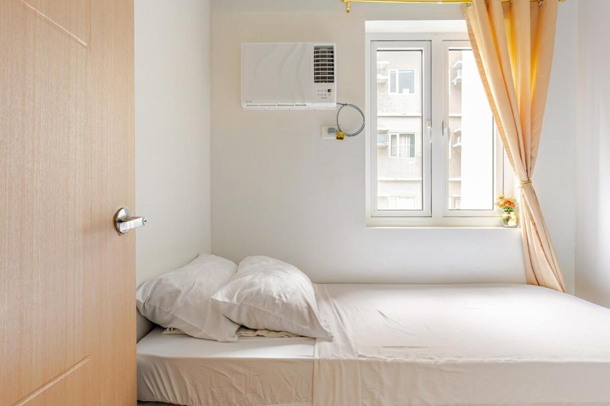 2br Fully Furnished Trees Residences Near Sm Fairview With Netflix And Karaoke